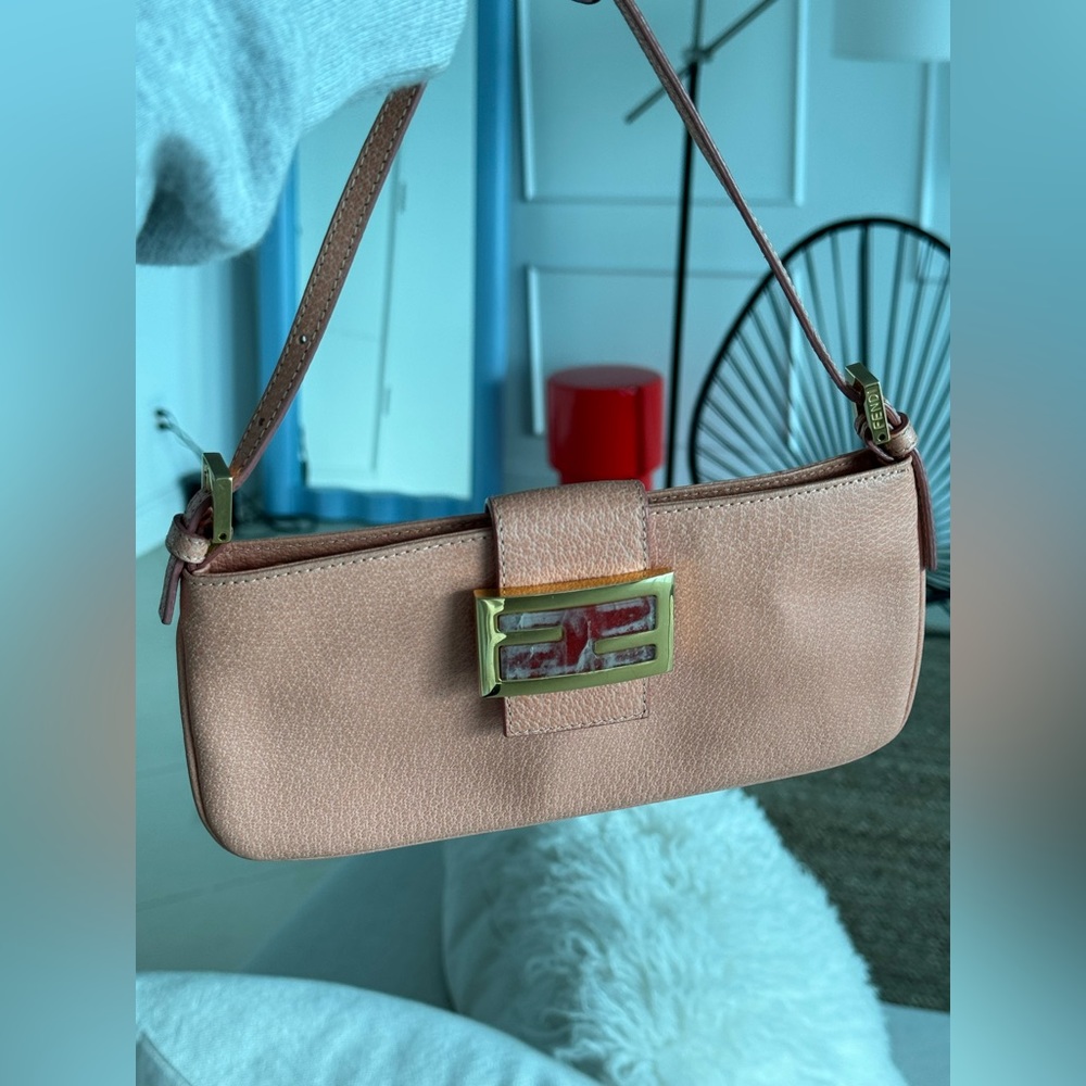 Vintage pink fendi baguette mini bag